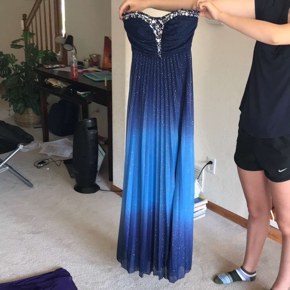 Xtraordinary Size 1 prom dress